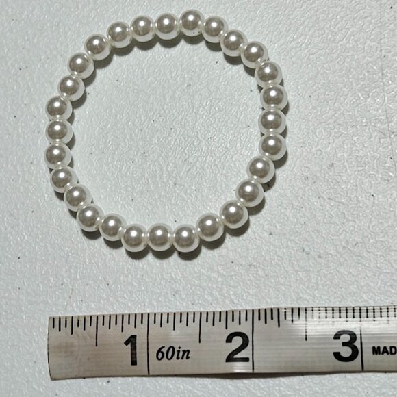 Elegant Faux Pearl Stretch Bracelet Classic Retro Minimalist Fashion Jewelry - Picture 3 of 3